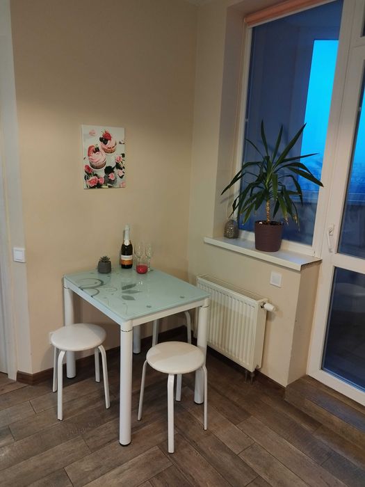 Бровары, посуточно, двухкомн, Лесной квартал, центр, новый дом, 5 мест