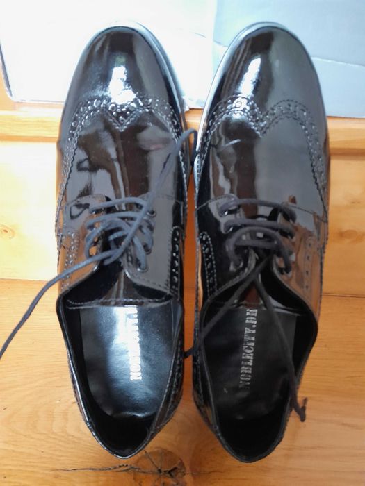 buty skórzane lakierowane NOWE 41-42 (27,5cm)