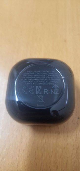 Samsung Galaxy Buds Live, modelo SM-R180