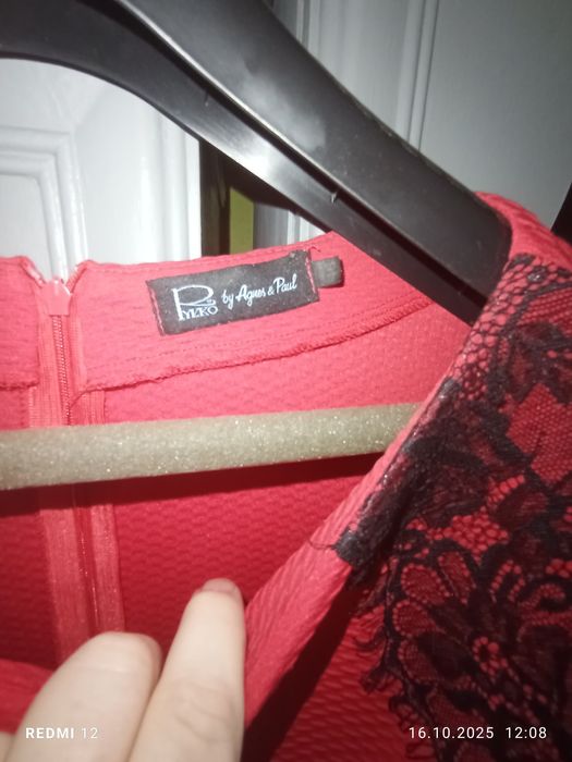 Czerwona sukienka Ryłko