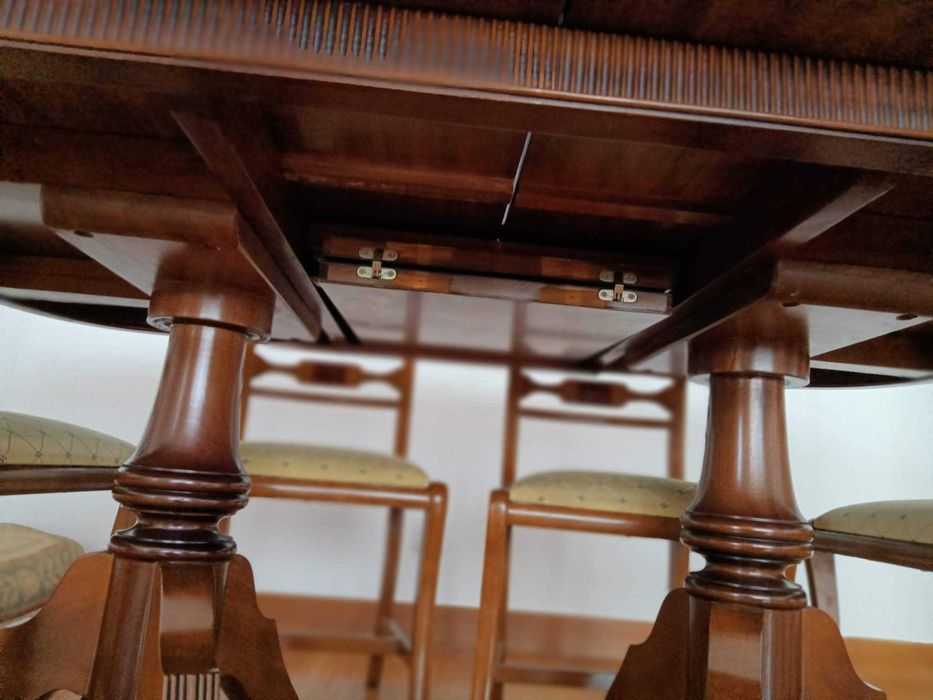 mesa jantar extensivel  8X80 com cadeiras