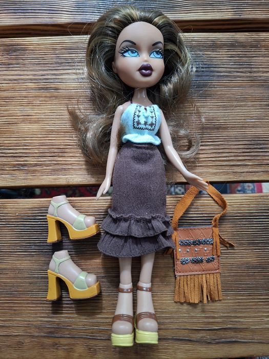 Вінтажні ляльки Bratz з власної колекції