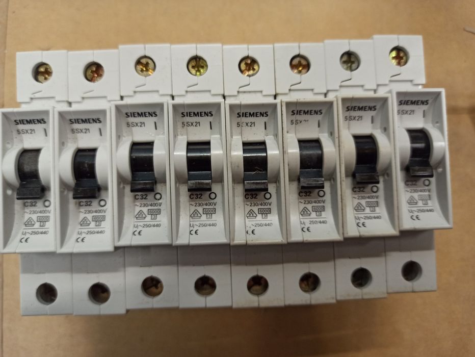 Siemens автоматы, контакторы, имп.реле, клеммы, реле, амперм., см.фото