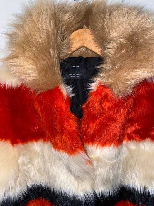 Casaco de pelo às riscas