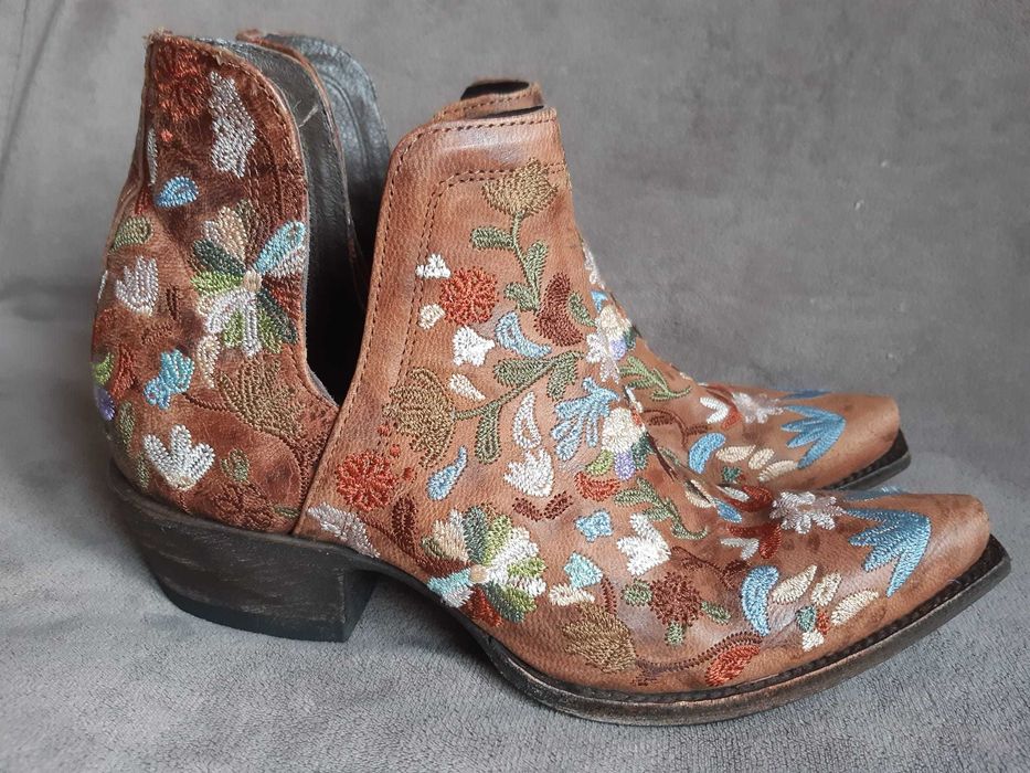 Kowbojki haftowane cavenders made in mexico