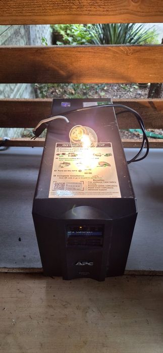 Zasilacz awaryjny APC Smart-UPS C 1500 sinus