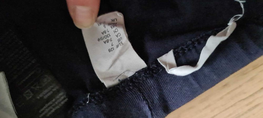 Czarne legginsy H&M 122/128 cm + gratis