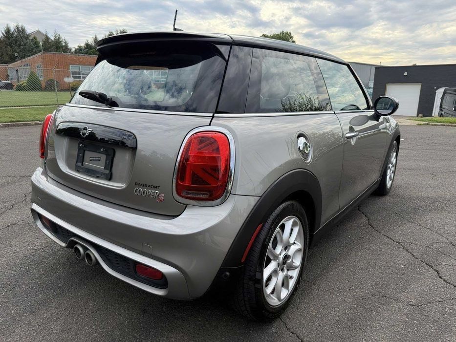 MINI Cooper      2021