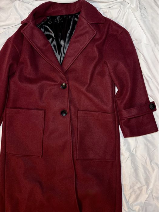 Пальто бургундського кольору довге