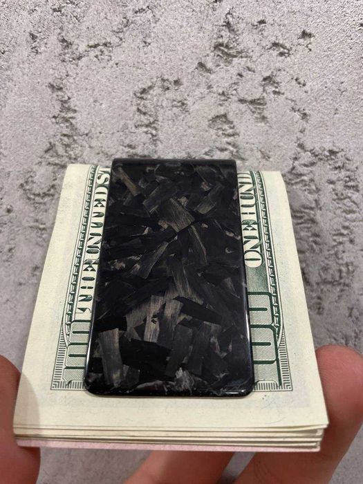 Зажим для денег из кованого углеродного волокна. Карбоновый зажим