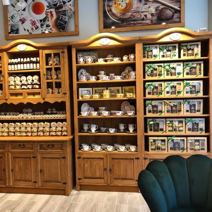 Drewniany regał sklepowy w stylu retro - producent MEBLO-WOSK