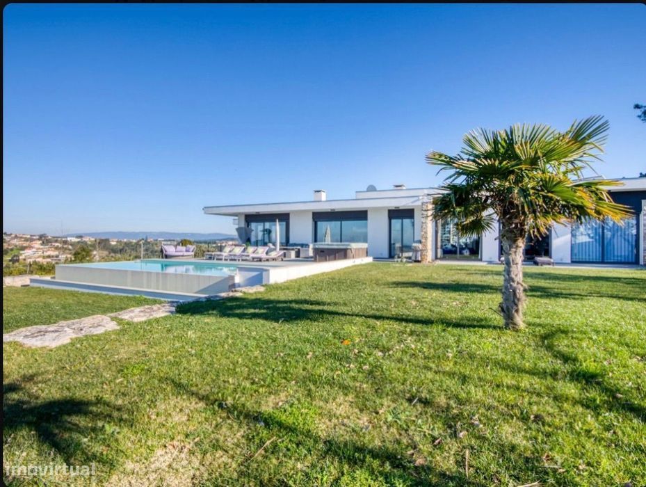 Moradia de Luxo em Alfeizerão, Leiria