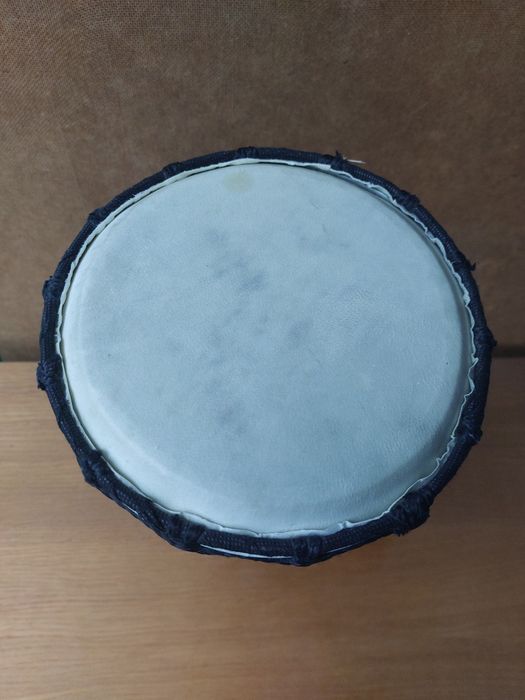 Djembe bębenek, bongos drewniany