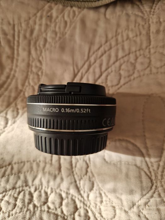 Canon EF-S 24mm f/2.8 STM