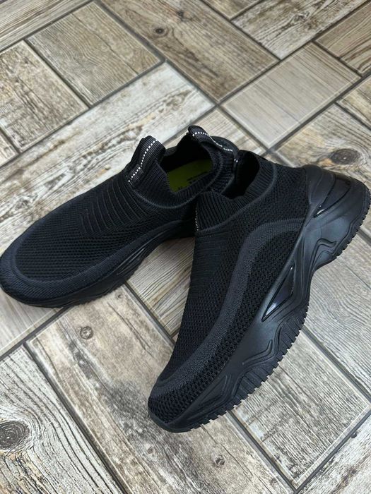 кросівки жіночі ZARA