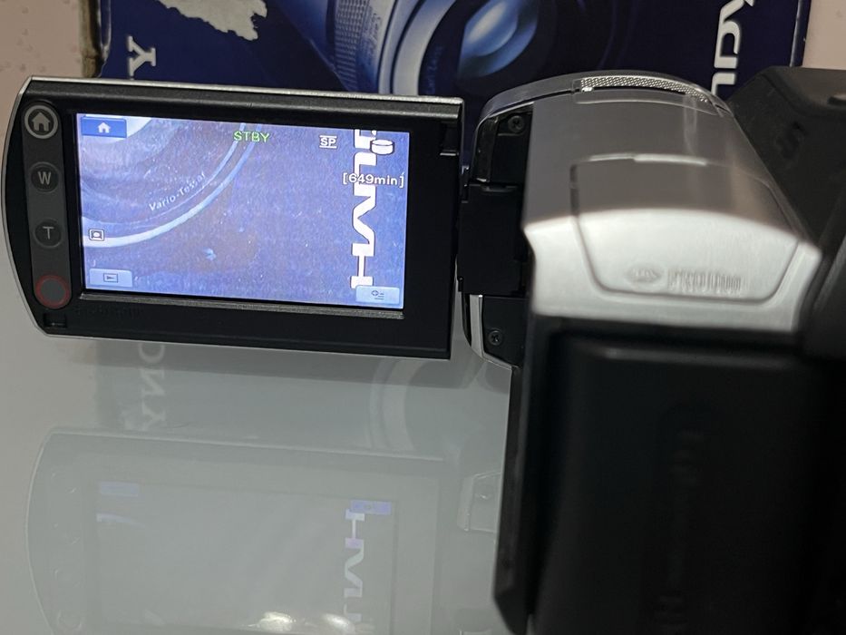 Sony DCR-SR35E – надійна відеокамера з HDD