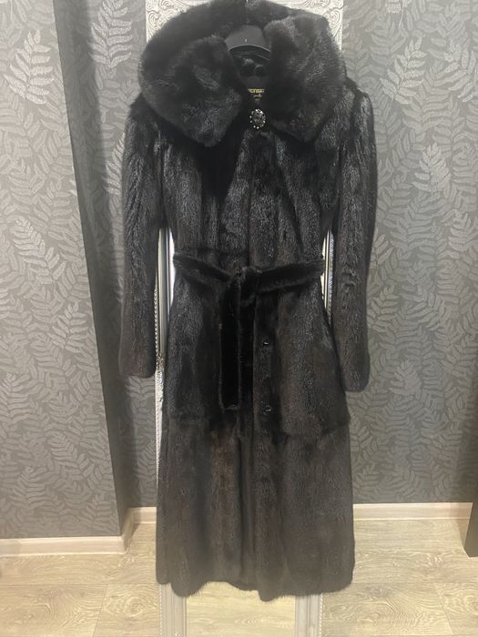 Продам черную норковую шубу