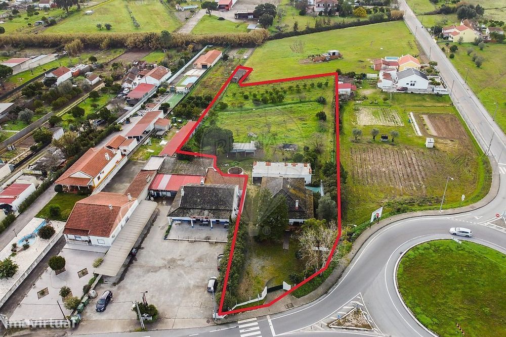 Moradia T4 para venda