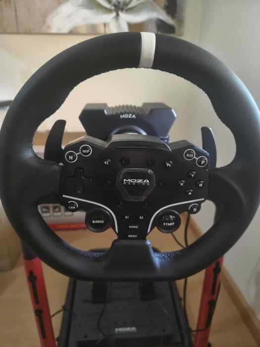 Volante MOZA R5 + Next Level Racing Wheel Stand Lite 2.0