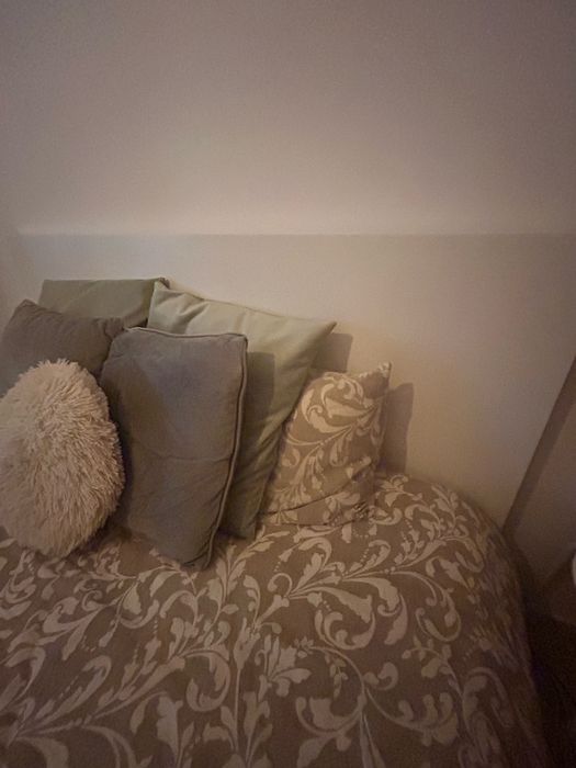 Cama casal e colchão IKEA