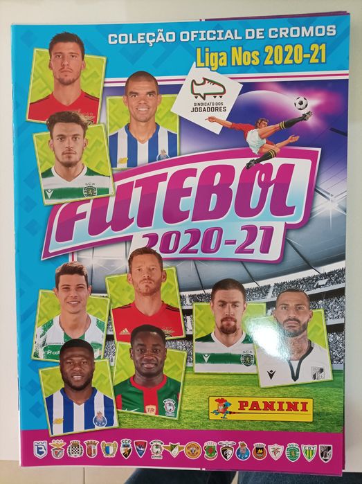 Muitas cadernetas vazias de Futebol
