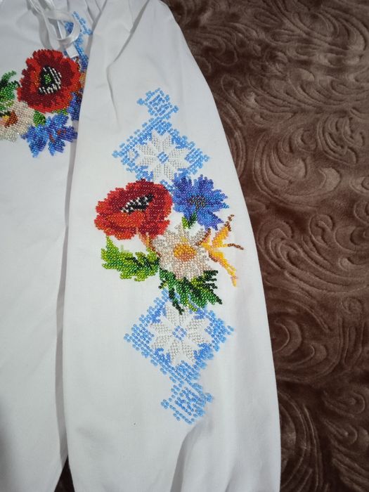 Блуза вишита бісером