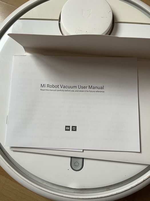 Робот пилосос пилосмок Xiaomi.