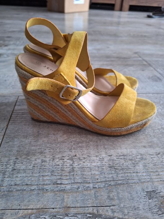 Sprzedam sandały