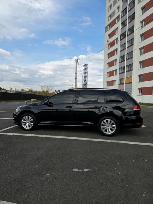 Продам Volkswagen Golf 7   Variant  2018 года, ресталинг
