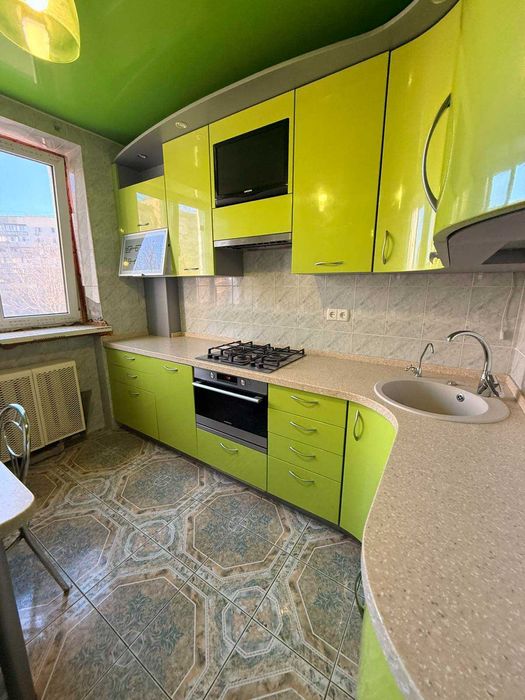 Продам 2 комнатную чешку на Мира.Можно по госпрограмме