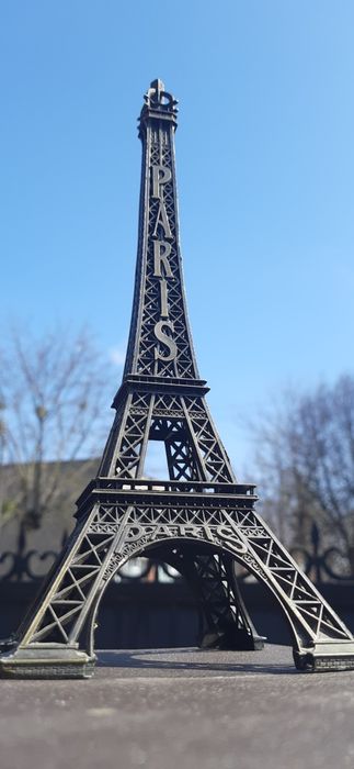 Статуетка, Ейфелева вежа