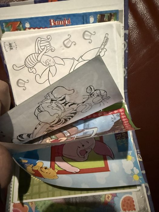 Maly segregator z karteczkami 102 szt karteczki do segregatora