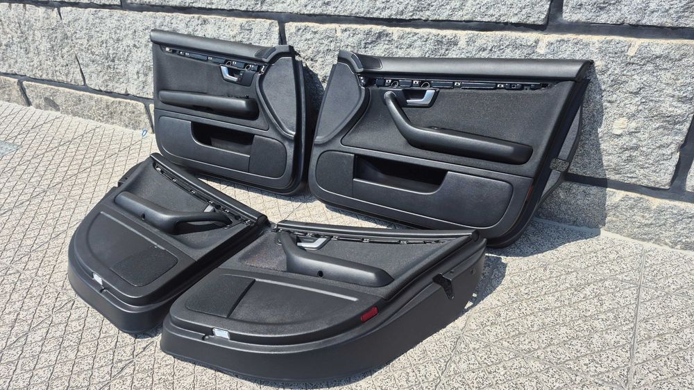 »Quartelas/ Forras das portas AUDI A4 B6-B7 (8E)2000-2008 - SLINE ORIGINAIS em excelente estado* - PRETAS!