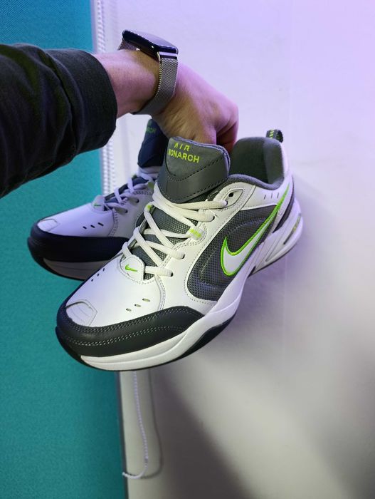 Nike Air Monarch IV