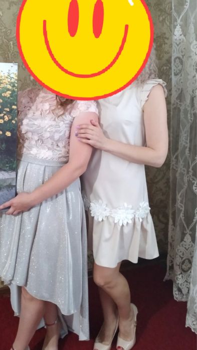 Плаття колір пудри,блестить неймовірно .