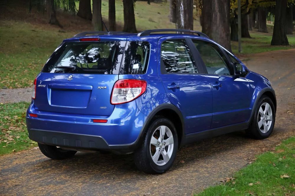 Suzuki SX4 Premium      2012
