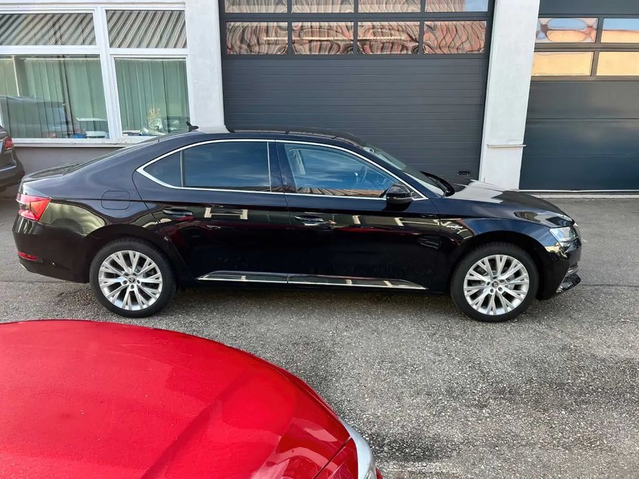Skoda Superb      2021