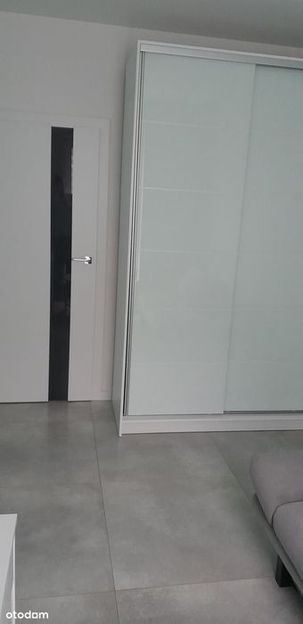 Nowoczesne 3 pokojowe mieszkanie z balkonem i miejscem postojowym