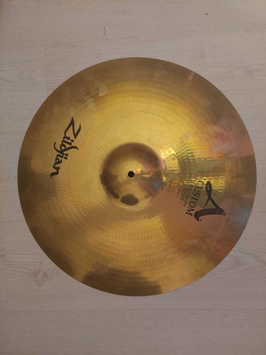 Pratos Zildjian A Custom e Sabian B8X