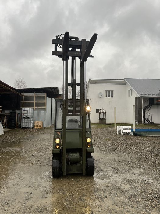 Погрузчик,Кара Still 2.5т