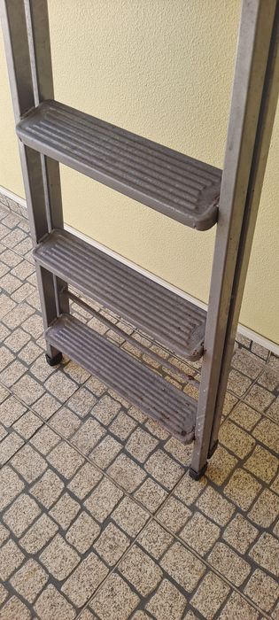 Escadote de 5 degraus usado