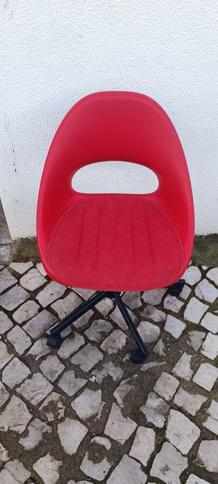 Cadeira IKEA Pyten vermelha