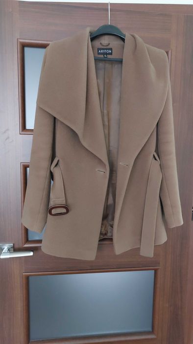 Damski płaszczyk wełniany Aryton.