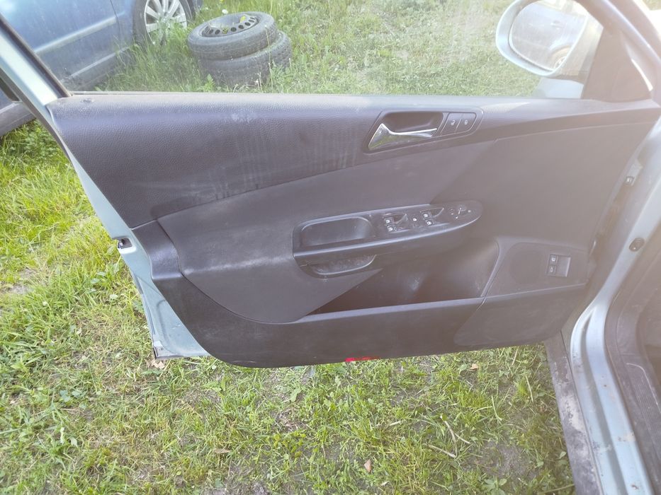 Passat B6 LB5M części Klapa Drzwi Tapicerka