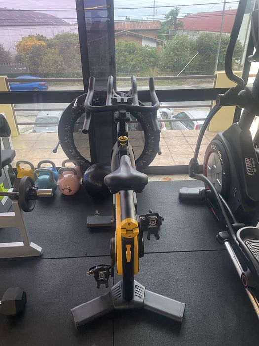 Passadeira Matrix e Bicicleta spinnign Ellipse