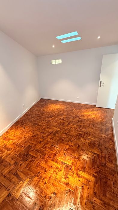 T2 Totalmente Remodelado com Espaço Exterior ,Ar-Cond Todas Divisões