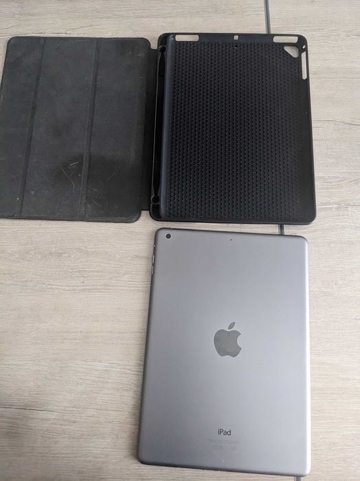 ПланшетApple A1474 iPad Air Wi-Fi 16GB (MD788TU) Silver