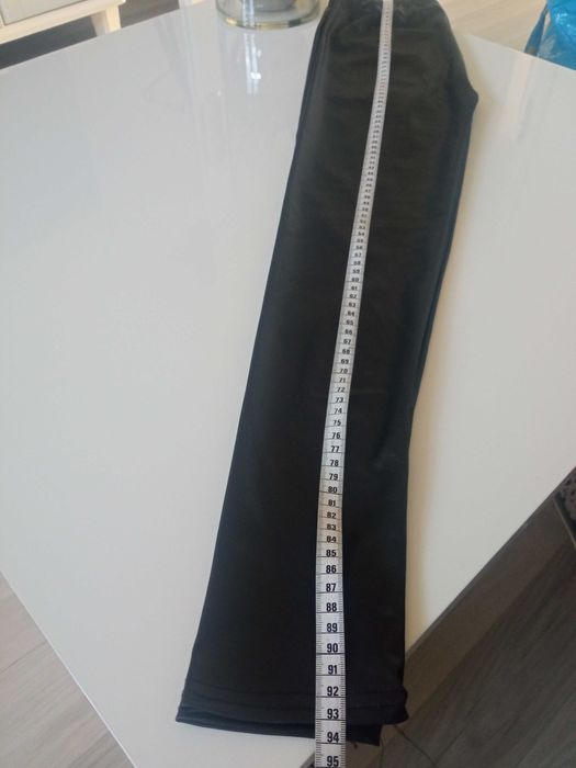 Błyszczące legginsy czarne r S/M