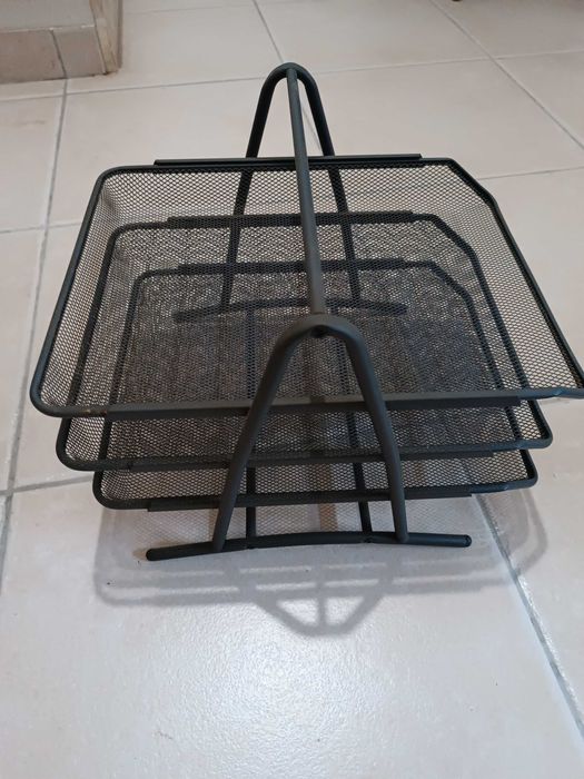 Prateleiras em metal