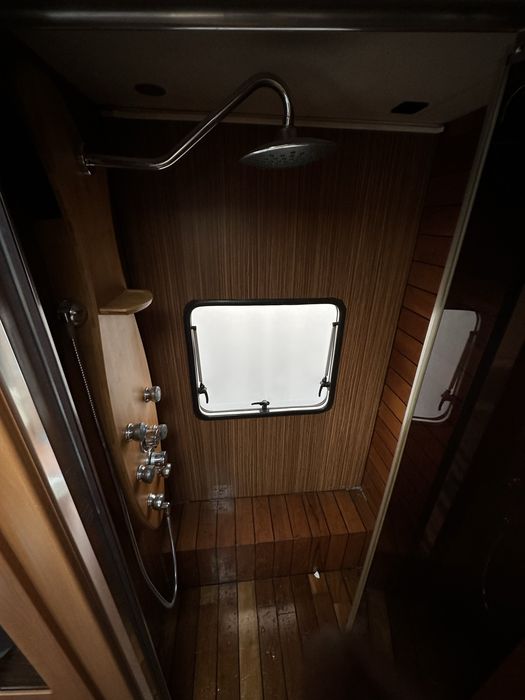 Caravana francesa , CAMA FIXA, impecavel 2010